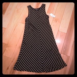NWT black and white dress size L